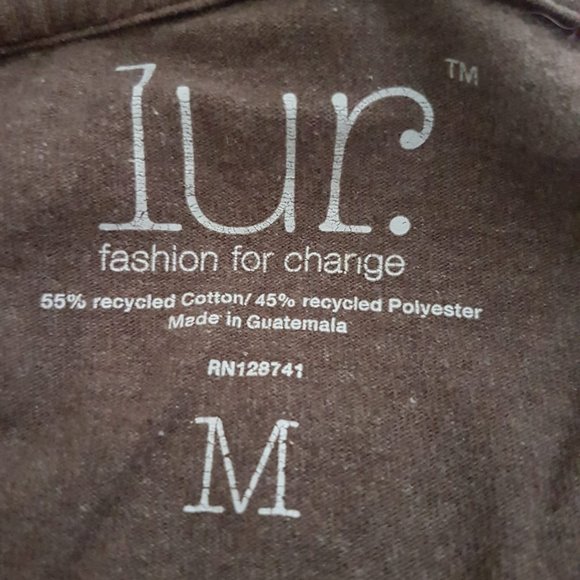 Eco-friendly asymmetrical top - Picture 4 of 4